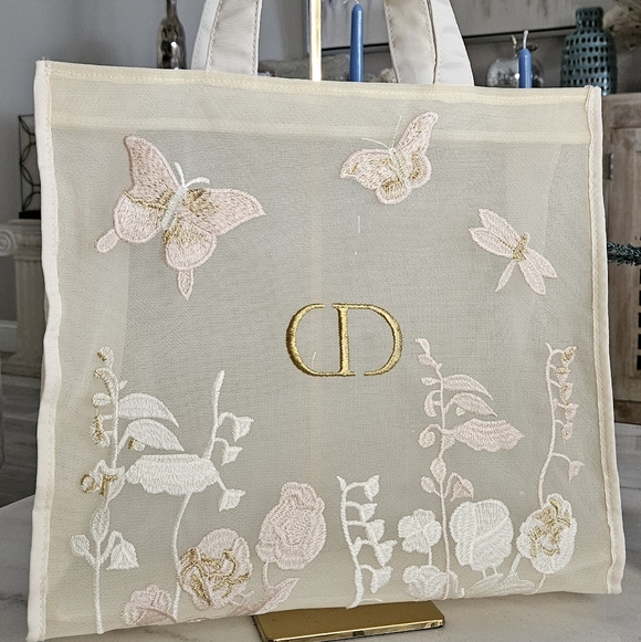 Christian Dior Beauty Butterfly Embroidered Mesh Tote – Gift With Purchase - Picture 6 of 14
